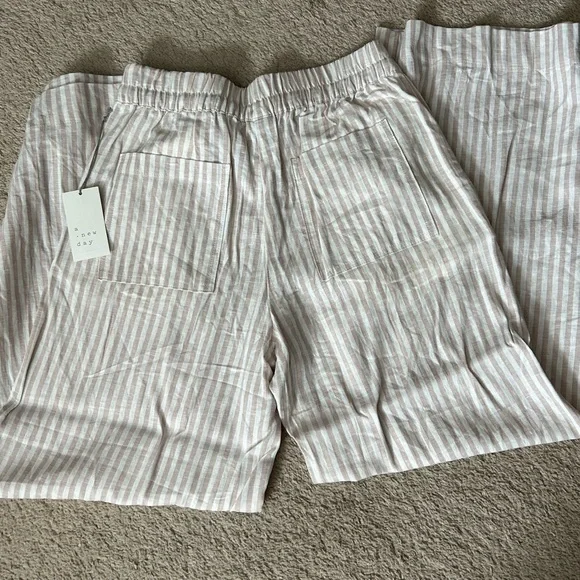 Target Beachy Striped Beige and White Pants - Picture 3 of 3